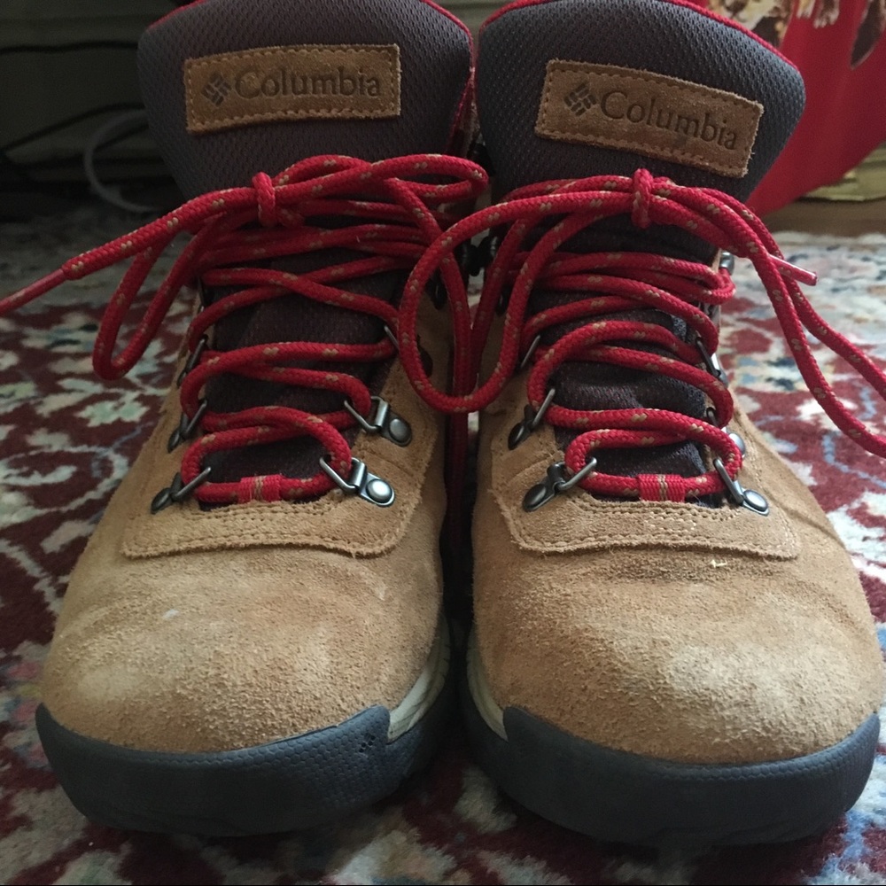 Columbia Newton Ridge Plus Hiking Boots, Size 9